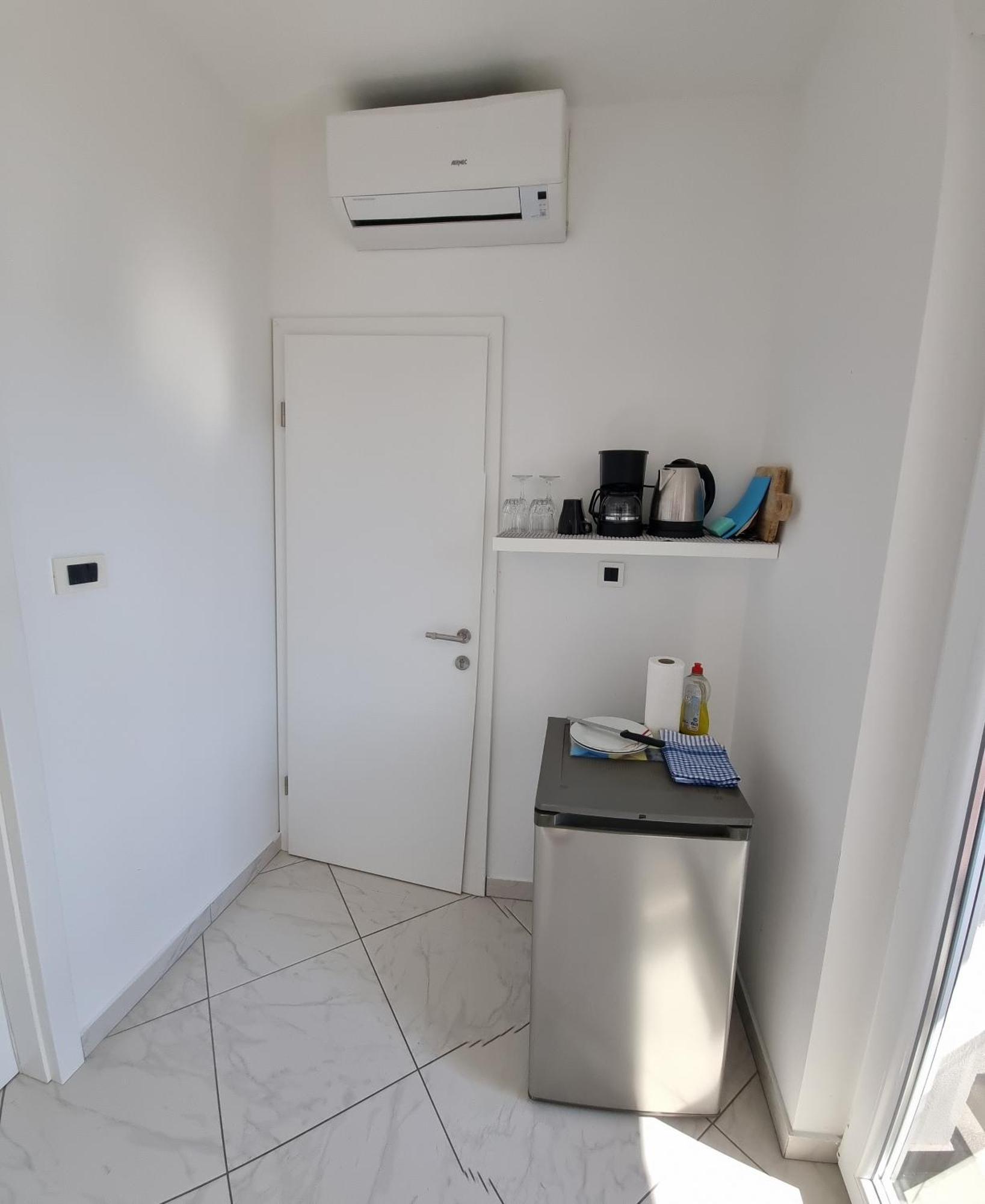 Domagoj D&d, Apartamento