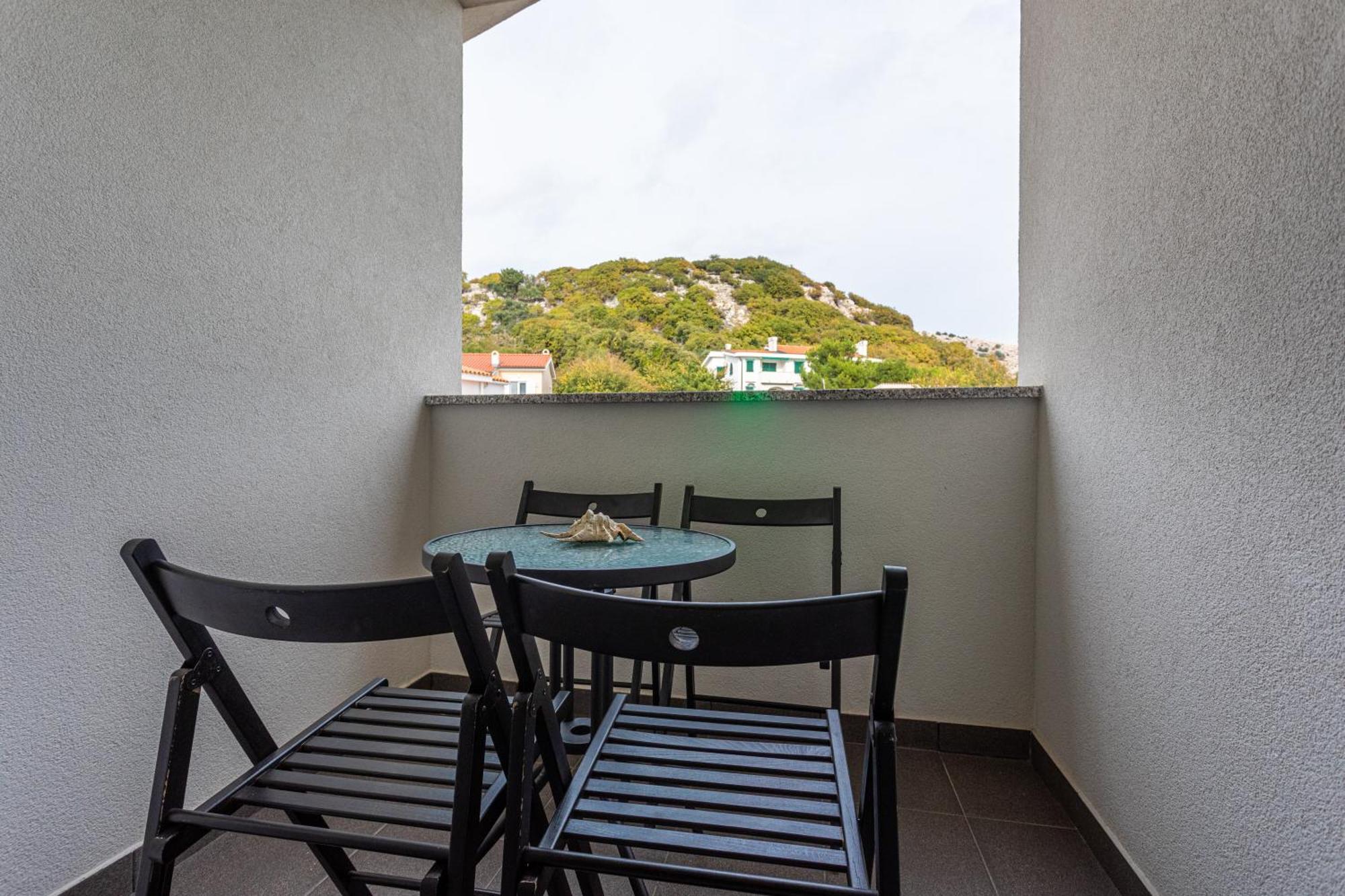 Domagoj D&d, Appartement